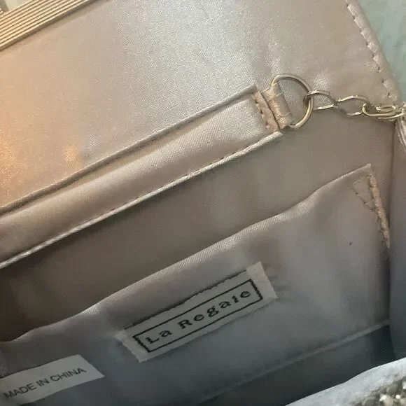 Elegant *La Regale* Silver Bead Chain Crossbody Bag Satin Lining - Picture 5 of 10